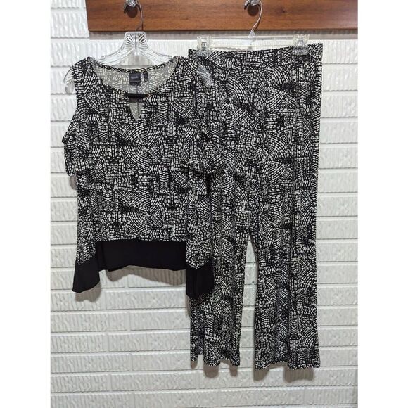 Rafaella Women's Black & White Abstract Pattern Jersey Knit Pant Set Size MP - Picture 1 of 7